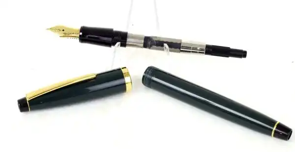 cross solo converter fountain pen with 23K gold plated M nib - Image 3