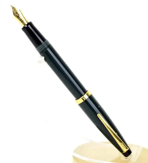 cross solo converter fountain pen with 23K gold plated M nib - Image 2