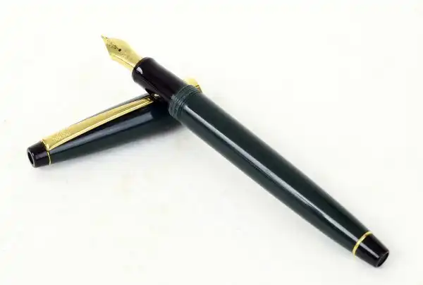 cross solo converter fountain pen with 23K gold plated M nib - Image 4