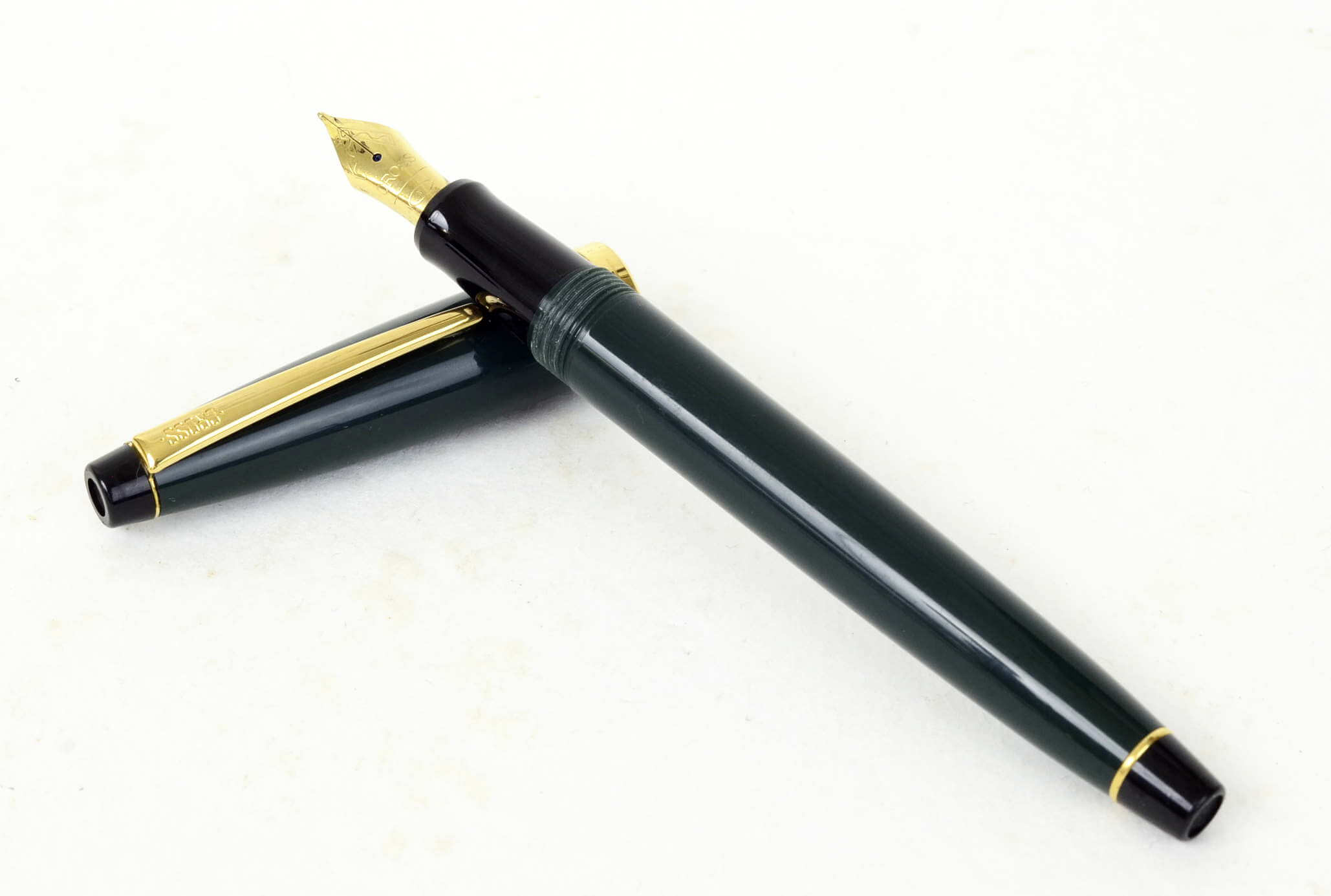 Buy cross solo converter fountain pen wth 23K gold plated M nib