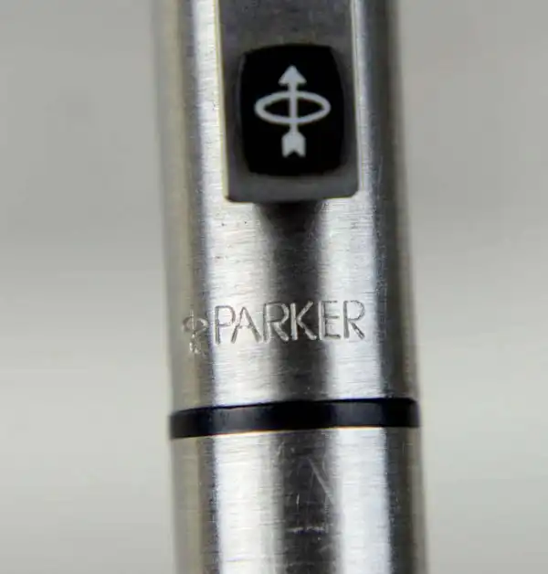 Parker 25 vintage chrome barrel fountain pen with Original Converter  - M nib - Image 7