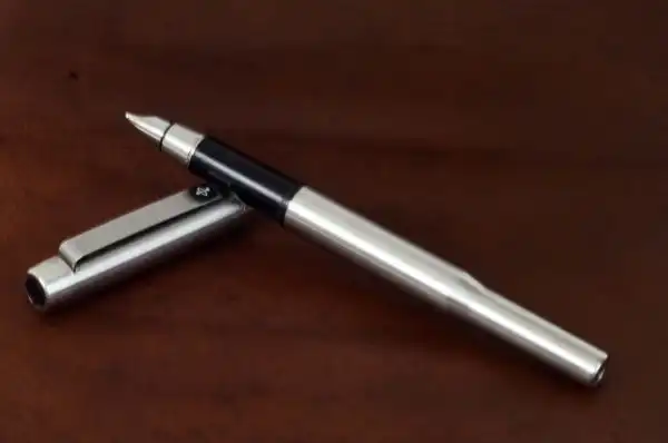 Parker 25 vintage chrome barrel fountain pen with Original Converter  - M nib - Image 4