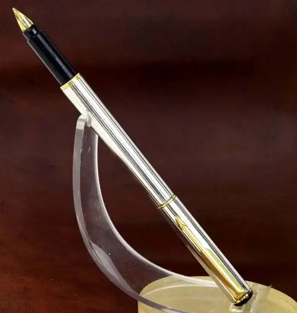 Parker rialto 88 vintage fountain pen - Sterling silver plated barrel with Fine gold plated Nib - Image 2