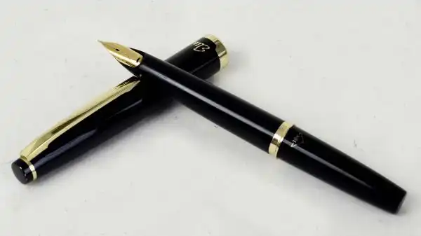 pilot Elite 18K pocket fountain pen with 18K solid gold F nib - Image 4