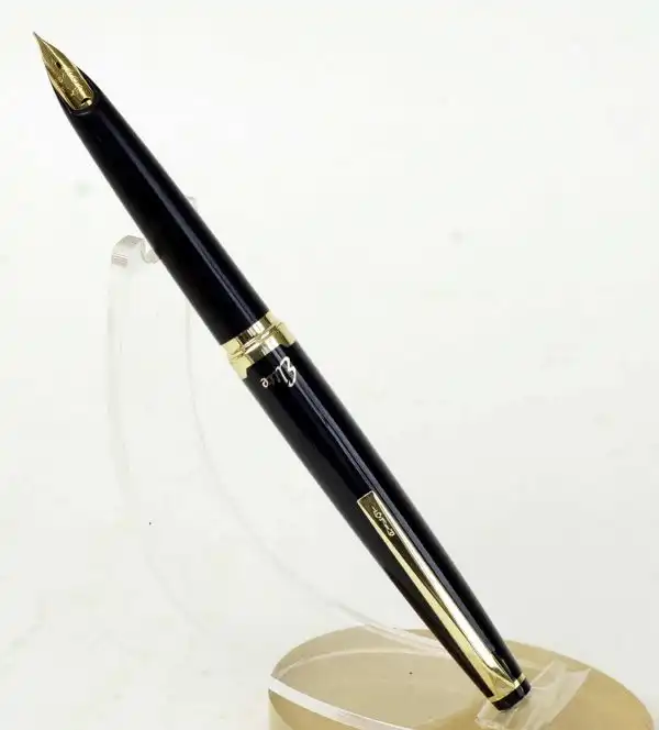 pilot Elite 18K pocket fountain pen with 18K solid gold F nib - Image 2