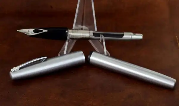 Vintage Sheaffer Imperial 444  fountain pen with Steel Inlaid fine nib - Image 3