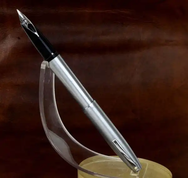 Vintage Sheaffer Imperial 444  fountain pen with Steel Inlaid fine nib - Image 2