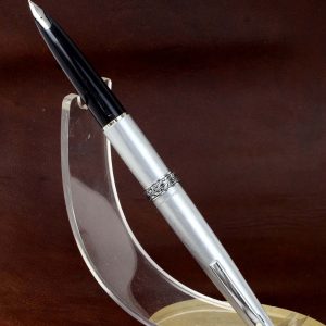 vintage-sheaffer-lady-fountain-pen-hooded-steel-Medium-nib-USA