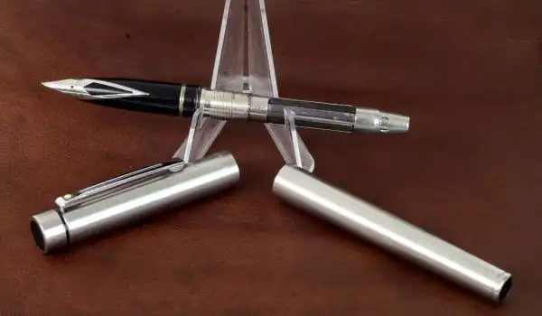 Vintage sheaffer targa 1001 fountain pen  with inlaid steel Fine nib - Image 3