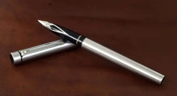 Vintage sheaffer targa 1001 fountain pen  with inlaid steel Fine nib - Image 4