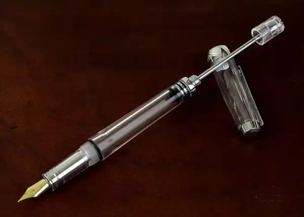 wing sung demonstrator vaac filler fountain pen with Golden Fine nib - Image 3