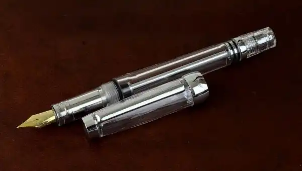 wing sung demonstrator vaac filler fountain pen with Golden Fine nib - Image 4