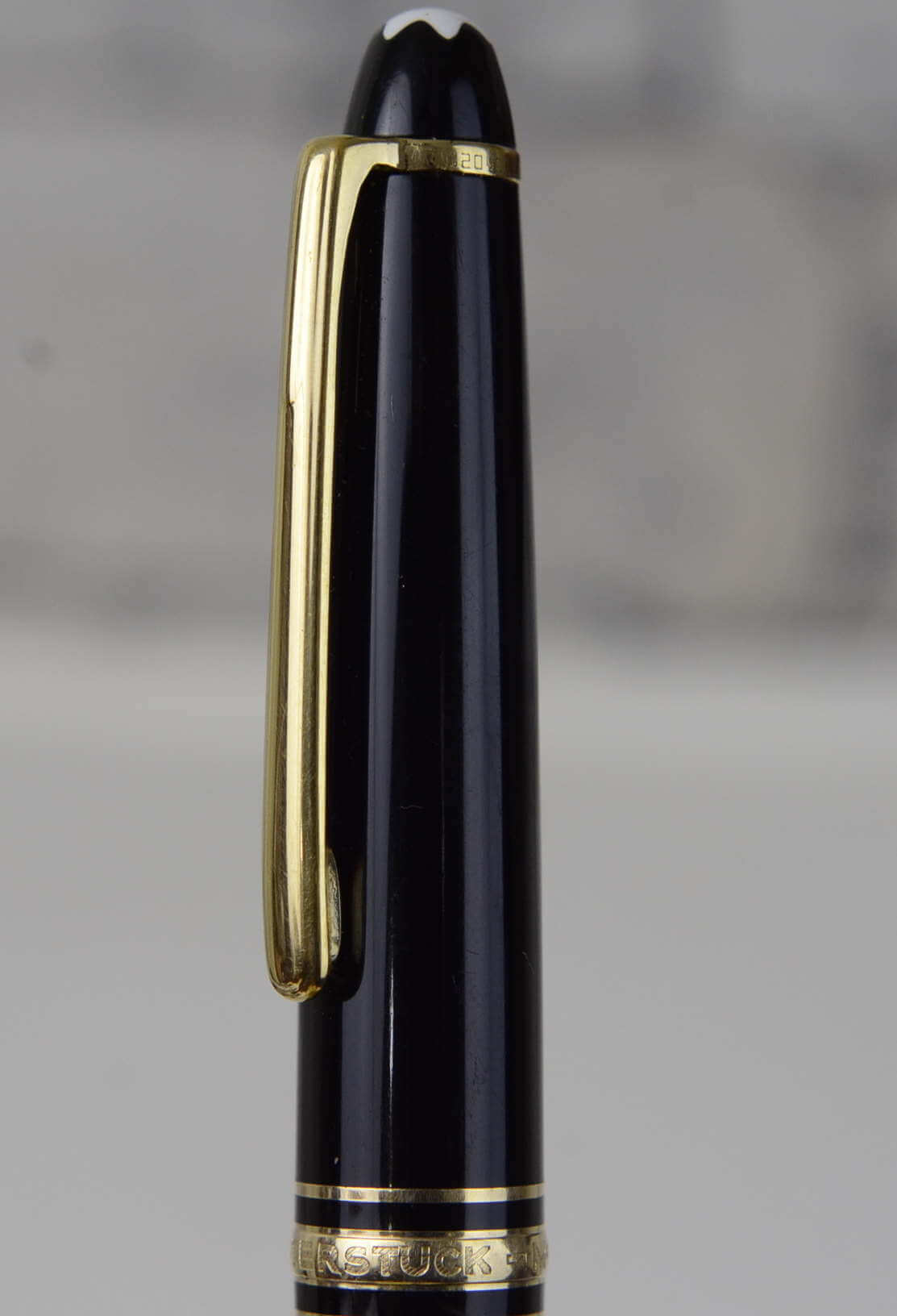 mont blanc meisterstuck ballpoint pen model identification
