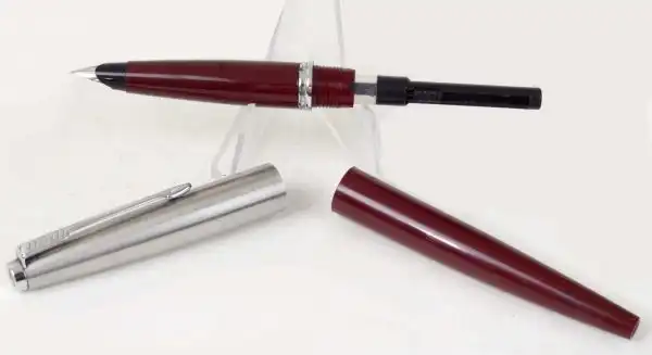 Fountain pen parker 45 vintage fountain pen F nib  - Red barrel - Image 3