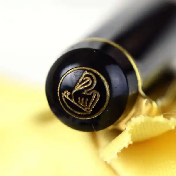 Pelikan M200 piston filler fountain pen with gold plated B nib - Image 6