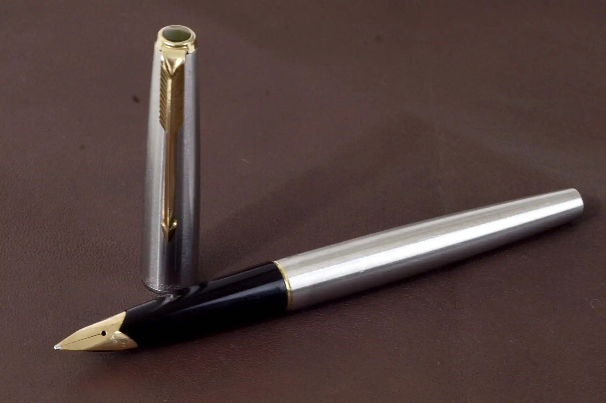 Vintage Parker 65 flighter fountain pen with 14Karat solid gold B nib - England made - Image 3