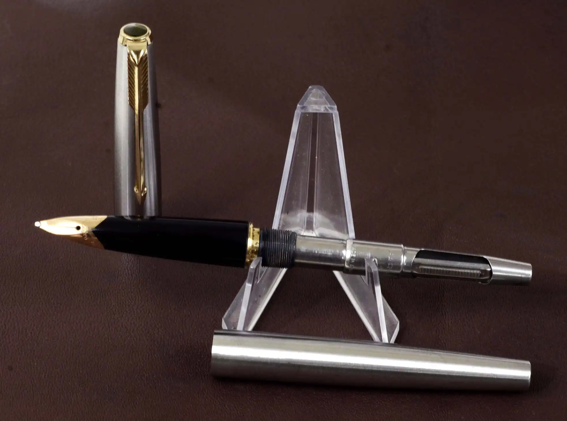 Vintage Parker 65 flighter fountain pen with 14Karat solid gold B nib - England made - Image 4