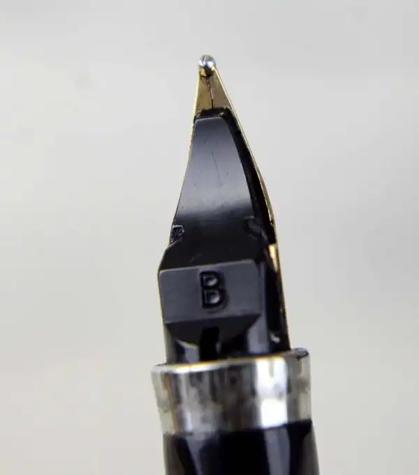 Vintage parker 75 ciselle gold plated fountain pen with 14K solid gold B nib - Image 5