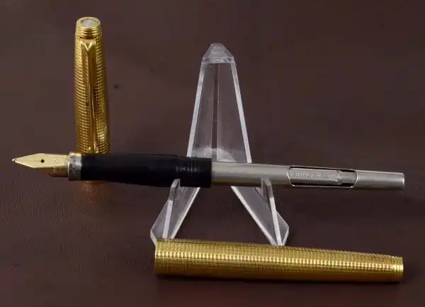 Vintage parker 75 ciselle gold plated fountain pen with 14K solid gold B nib - Image 3