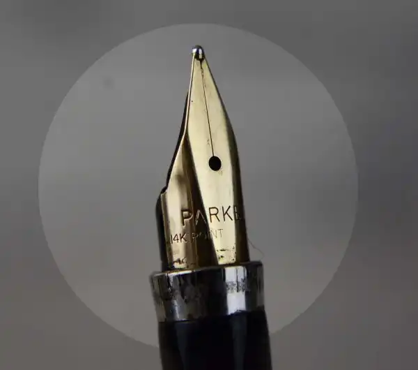 Vintage parker 75 ciselle gold plated fountain pen with 14K solid gold B nib - Image 7