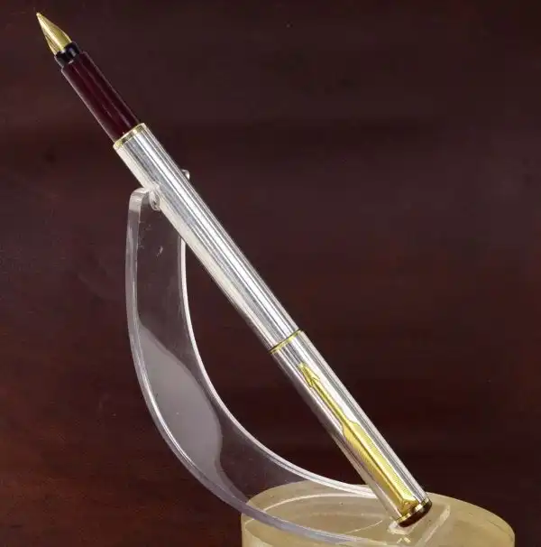 Parker rialto 88 vintage fountain pen - Sterling silver plated barrel with gold plated M Nib - Image 2