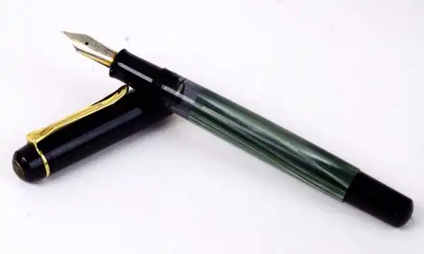 Pelikan M200 piston filler fountain pen with gold plated B nib - Image 3