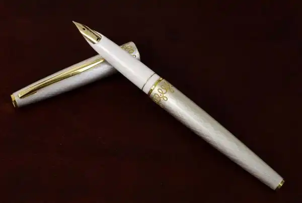 Pilot Vintage lady fountain pen -  18K 750 solid gold F nib - Image 4