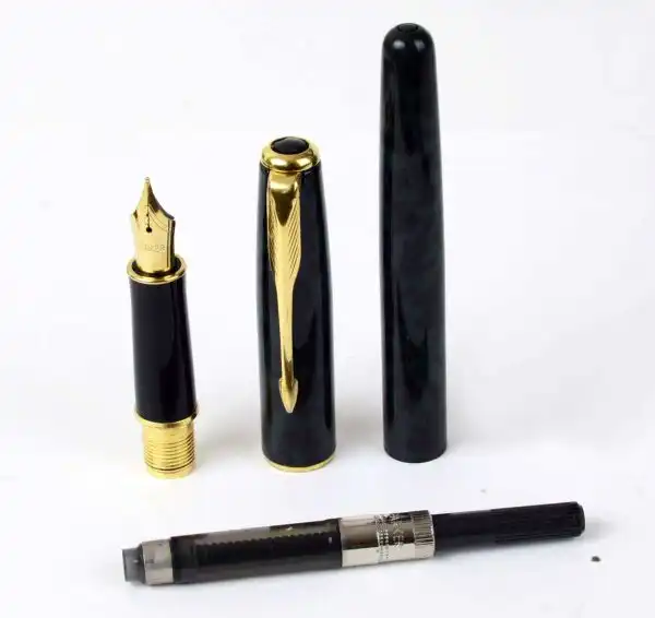 parker sonnet green marbled fountain pen with gold plated M nib - Mint - Image 3