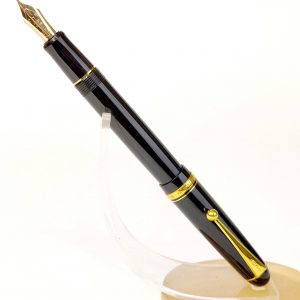 pilot-custom-74-black-barrel-fountain-pen-14Karat-solid-gold-SM-nib