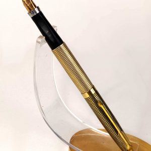 vintage-parker-75-vermeil-gold-silver-barrel-fountain-pen-14K-solid-gold-Medium-nib-USA