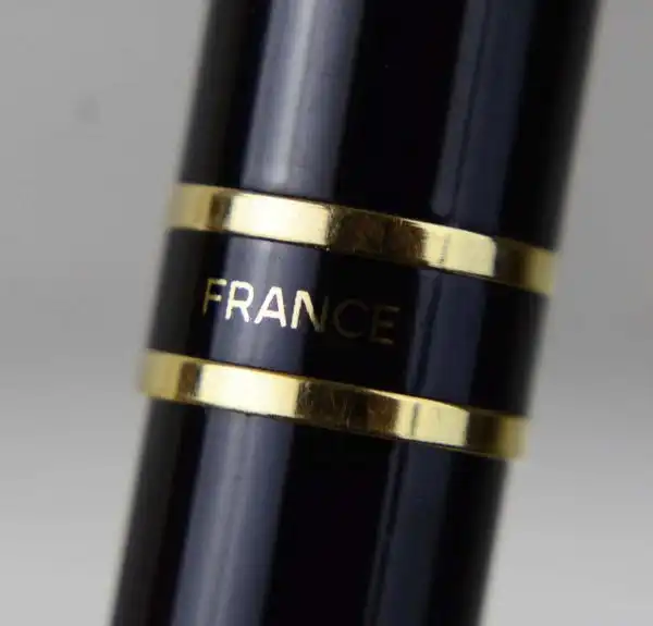 Waterman Expert black barrel fountain pen - gold plated EF dualtone nib - Image 9