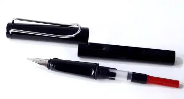 Lamy Safari black barrel fountain pen With Steel M nib -  unused - Image 3