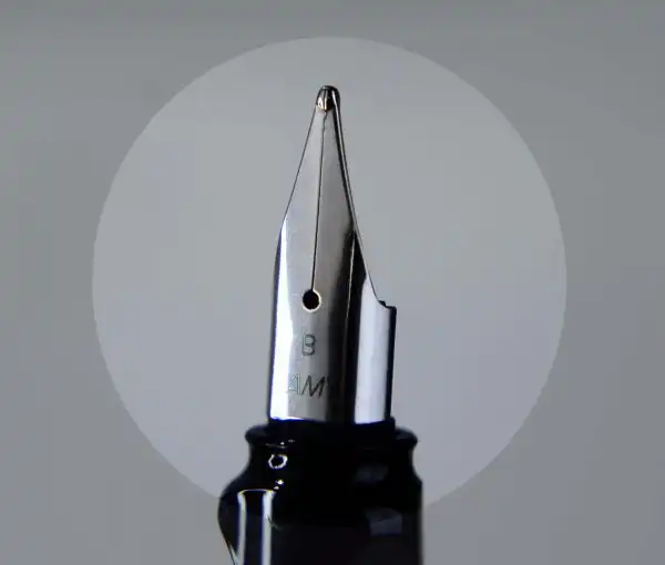 Lamy Safari black barrel fountain pen With Steel M nib -  unused - Image 4