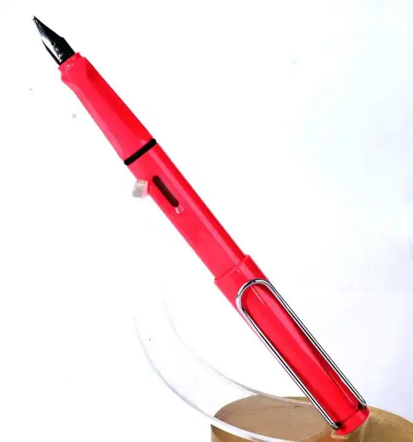Lamy Safari pink barrel fountain pen With Steel B nib -  Unused new - Image 2