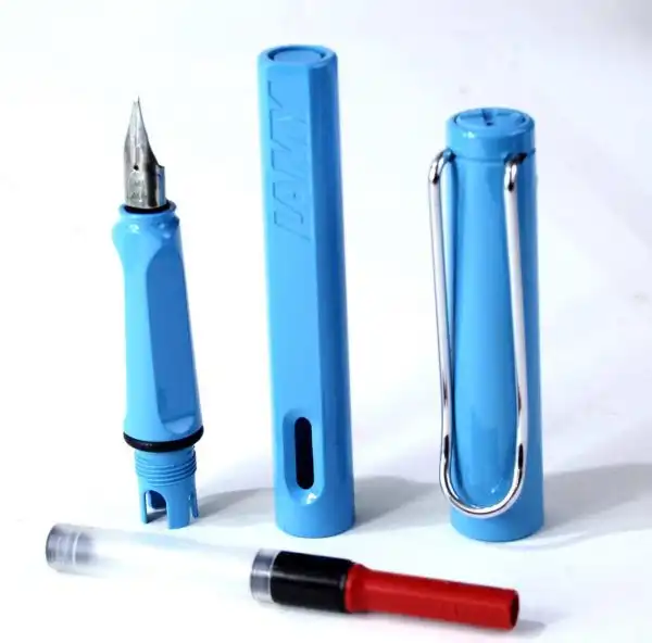 Lamy Safari skyblue barrel fountain pen With Steel M nib -  Unused - Image 6