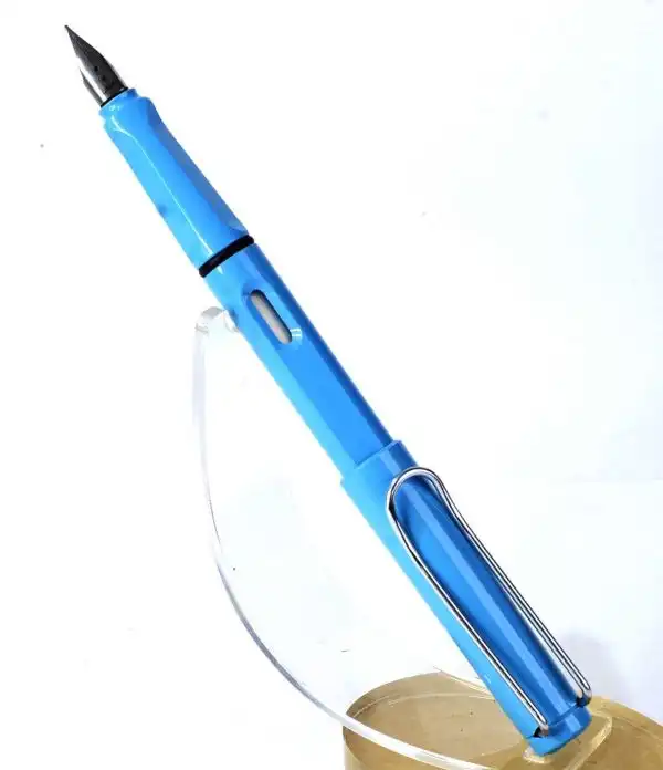 Lamy Safari skyblue barrel fountain pen With Steel M nib -  Unused - Image 2