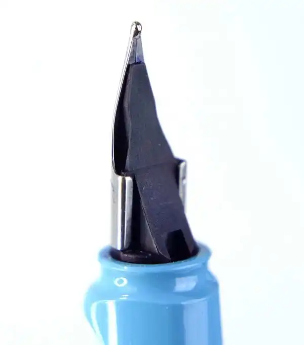 Lamy Safari skyblue barrel fountain pen With Steel M nib -  Unused - Image 8