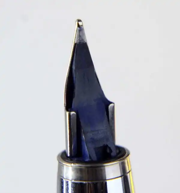 Lamy Studio imperial blue barrel fountain pen With Steel M nib -  Brand new - Image 5