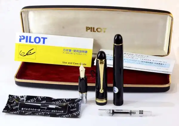 Pilot Custom 74 black barrel fountain pen -  14K 585 solid gold Medium nib - Brand new - Image 4