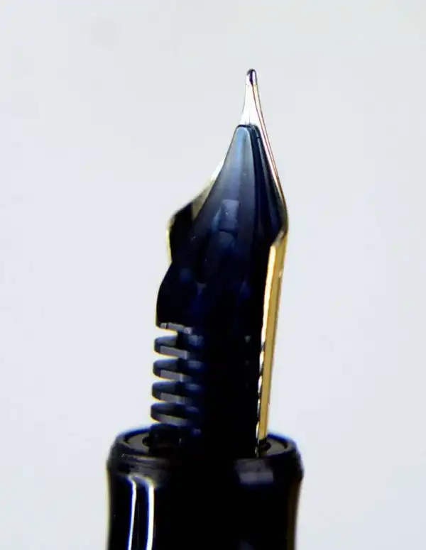 Pilot Custom 74 black barrel fountain pen -  14K 585 solid gold F nib  - Preowned - Image 11