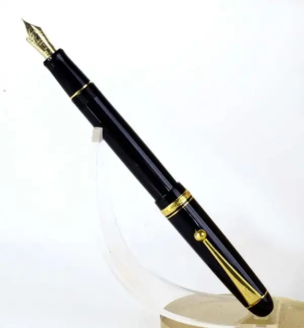 Pilot Custom 74 black barrel fountain pen -  14K 585 solid gold F nib  - Preowned - Image 2
