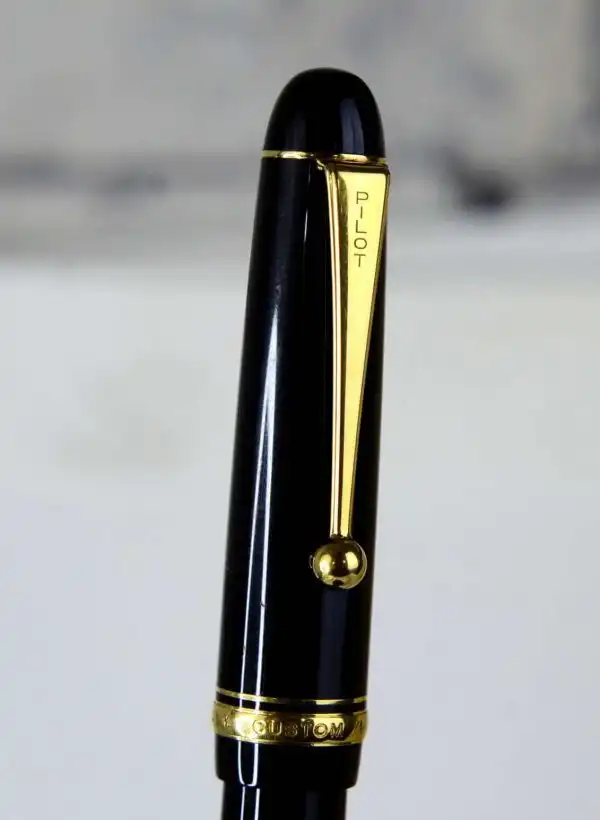 Pilot Custom 74 black barrel fountain pen -  14K 585 solid gold F nib  - Preowned - Image 8