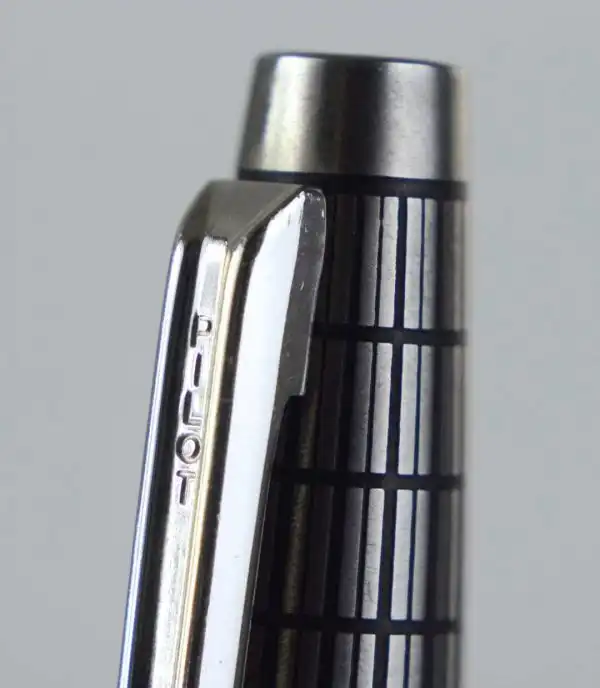 Buy Pilot elite crosshatch fountain pen with 18K White gold F nib