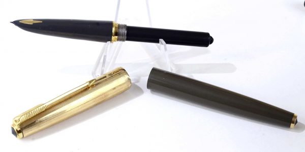 Vintage Parker 61 fountain pen 12K gold filled cap with 14K Gold F nib - Image 7