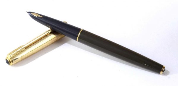 Vintage Parker 61 fountain pen 12K gold filled cap with 14K Gold F nib - Image 3