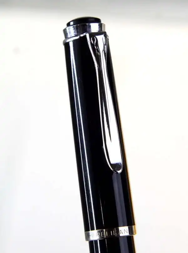 Pelikan M205 piston filler fountain pen steel M nib - clean condition - Image 3