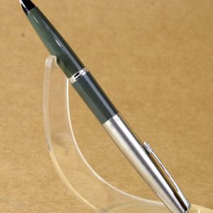 vintage-parker-45-grey-green-fountain-pen-steel-Fine-nib-USA
