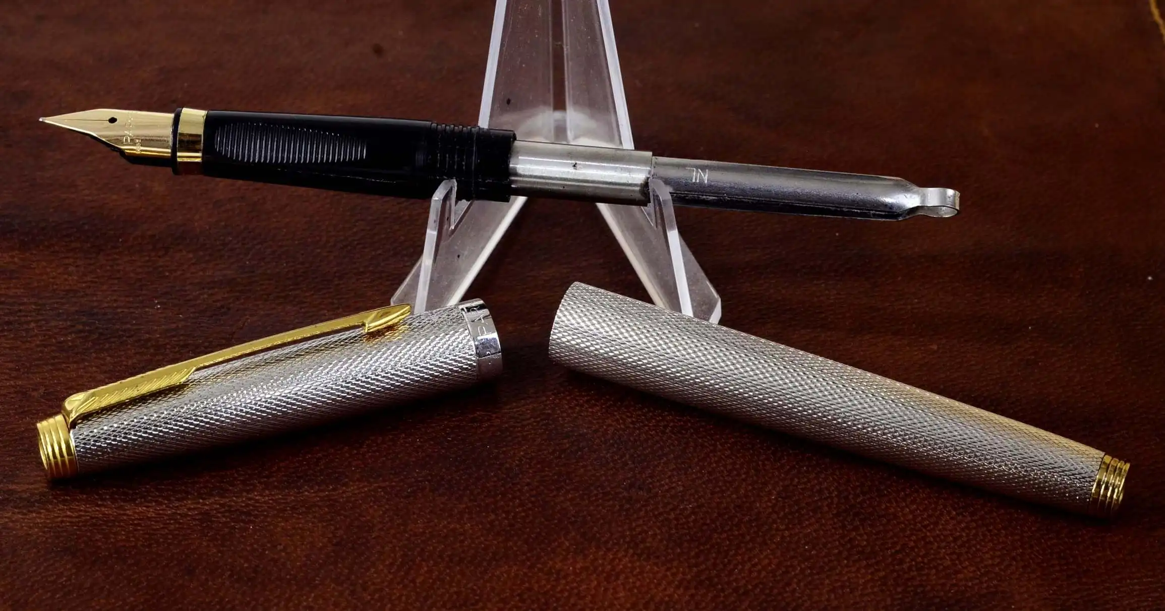 Vintage parker 75 silver plated barleycorn fountain pen 14Karat Gold XF nib - Mint - Image 3