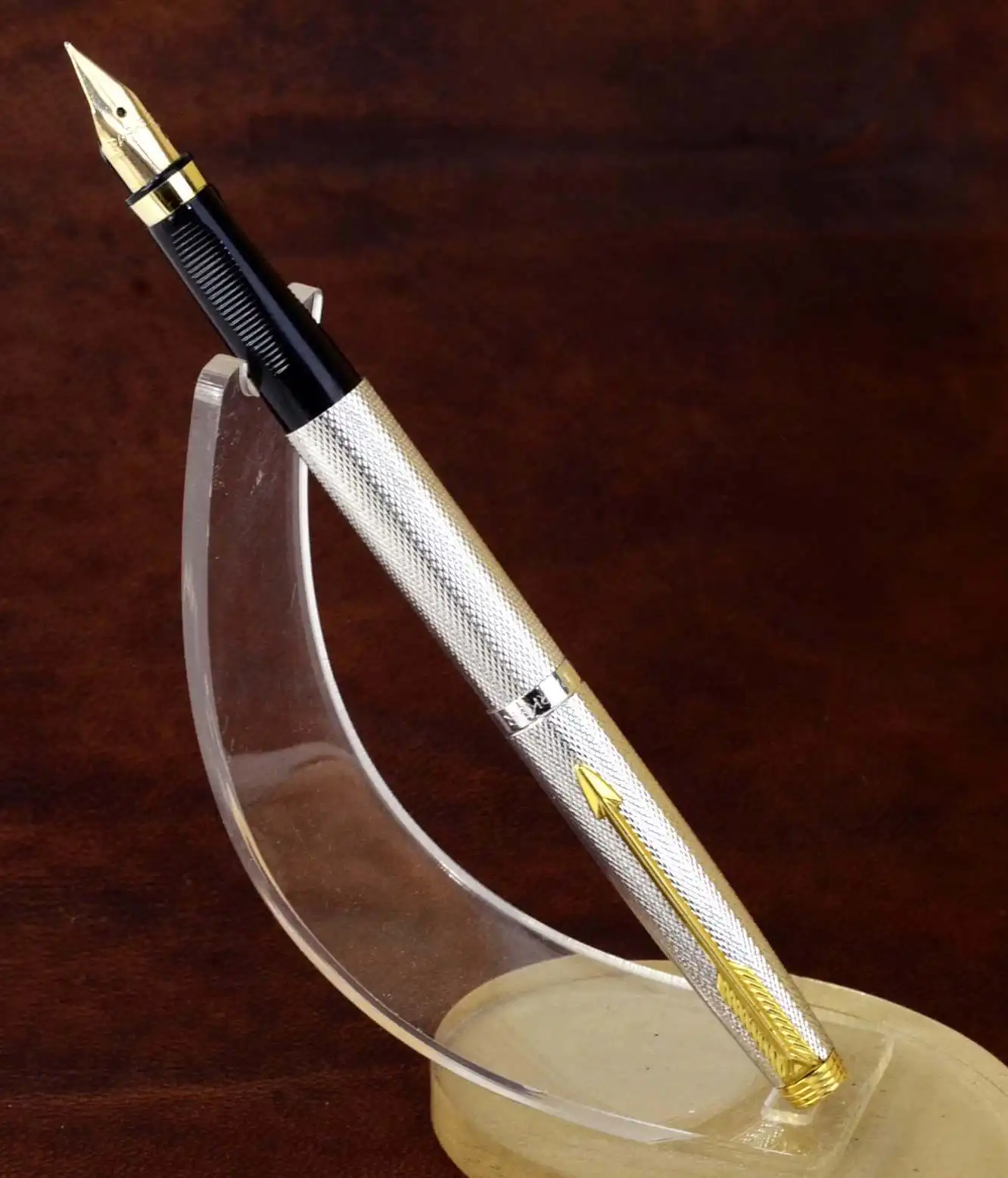 Vintage parker 75 silver plated barleycorn fountain pen 14Karat Gold XF nib - Mint - Image 2