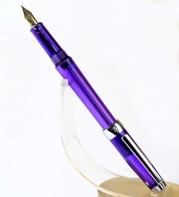 wing sung demonstrator vaac filler fountain pen with Golden Fine nib - Image 4